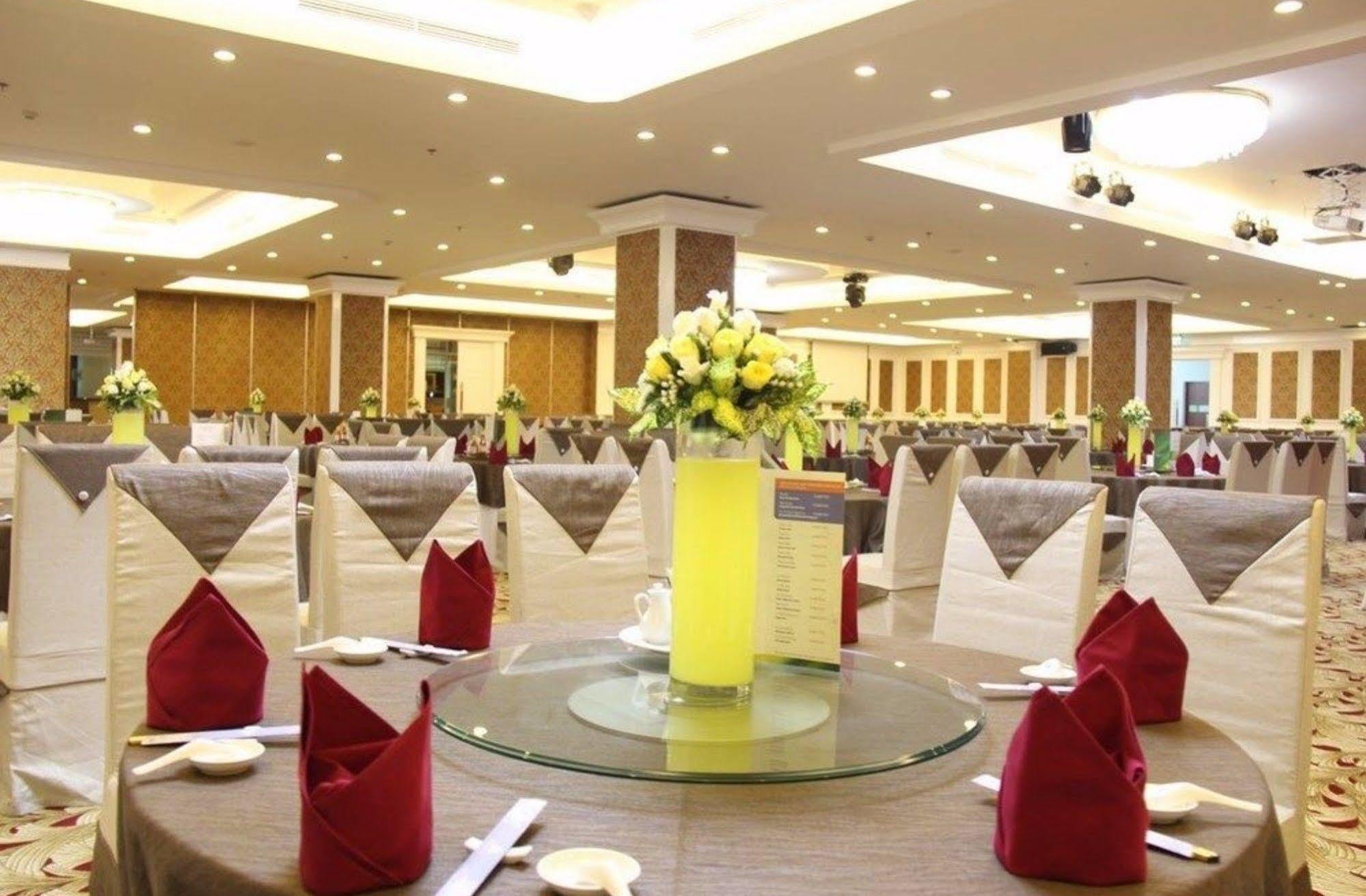 Petro Hotel Vung Tau Esterno foto